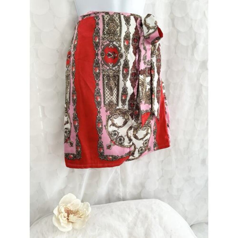 Womans Wrap skirt size 6 Pink Red SCARF DESIGN Paisley Wrap Satin GLAMOROUS UK